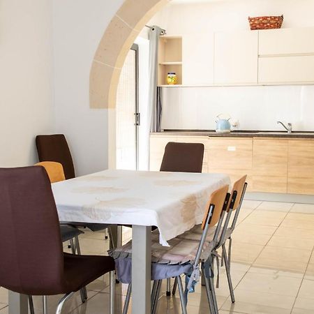 מרססקלה Spacious 3-Bedroom Apartment 30 Seconds From Sea מראה חיצוני תמונה