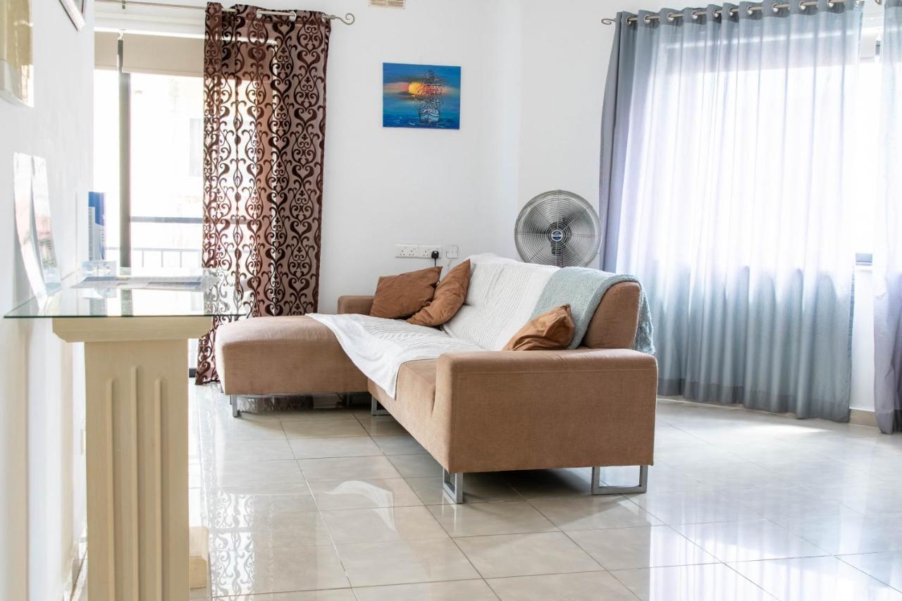 מרססקלה Spacious 3-Bedroom Apartment 30 Seconds From Sea מראה חיצוני תמונה