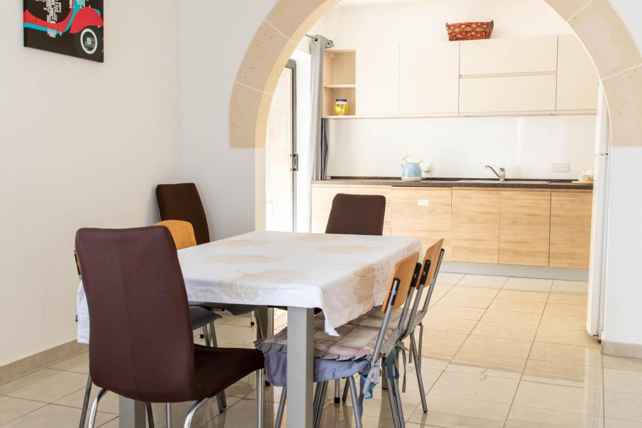 מרססקלה Spacious 3-Bedroom Apartment 30 Seconds From Sea מראה חיצוני תמונה