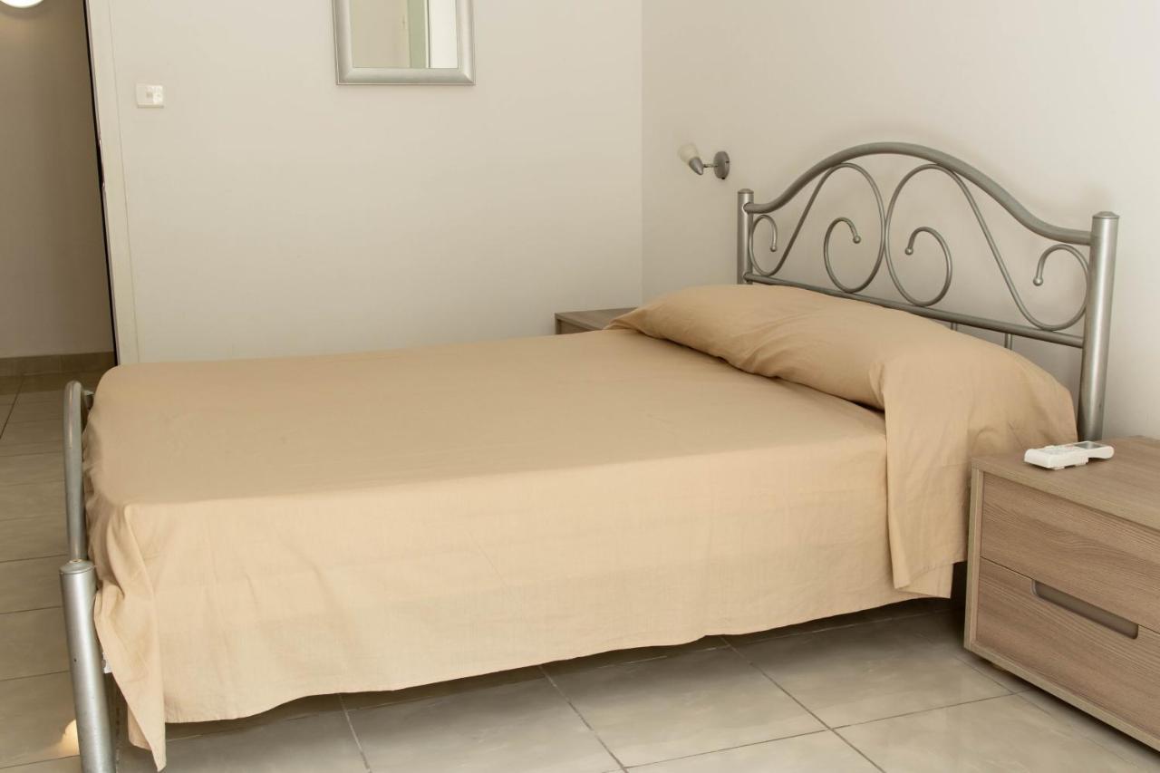 מרססקלה Spacious 3-Bedroom Apartment 30 Seconds From Sea מראה חיצוני תמונה