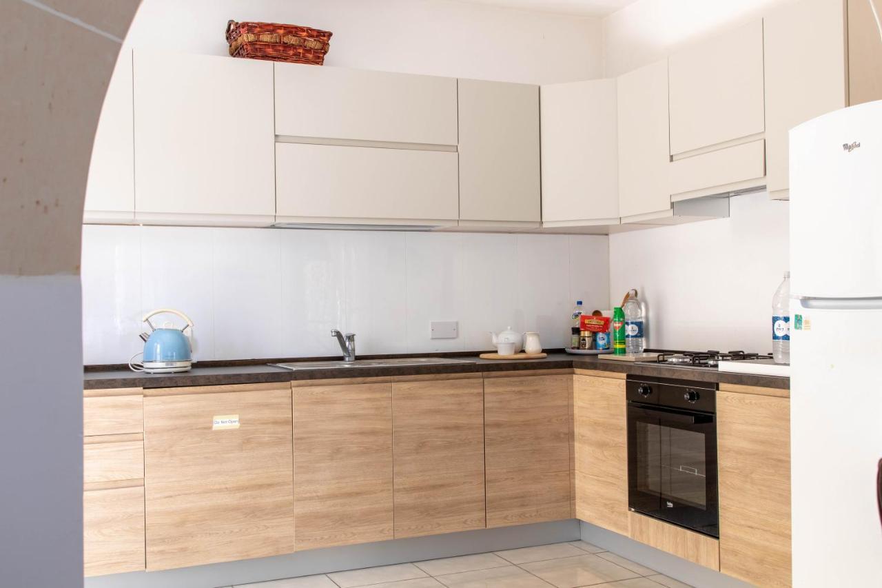 מרססקלה Spacious 3-Bedroom Apartment 30 Seconds From Sea מראה חיצוני תמונה