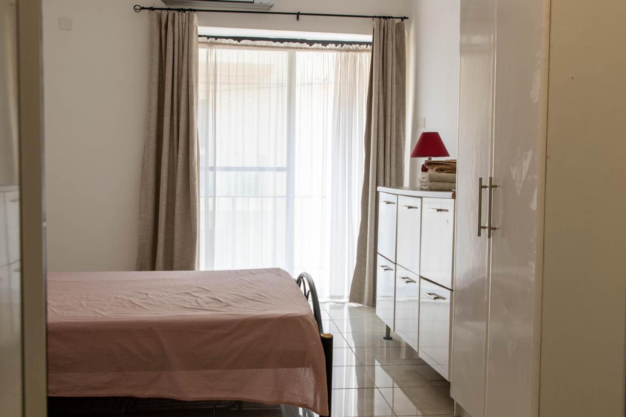 מרססקלה Spacious 3-Bedroom Apartment 30 Seconds From Sea מראה חיצוני תמונה